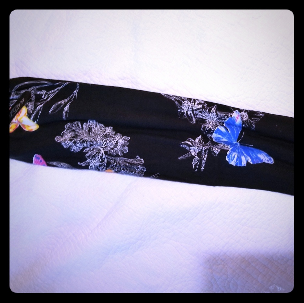 BNWT butterfly crop leggings🦋
